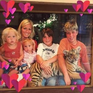 Meet your Posher, Sandra